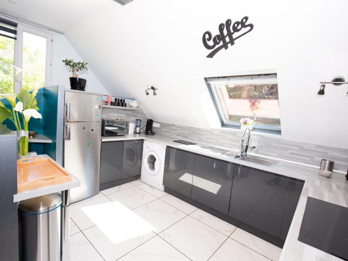 Modern House With Private Terrace Holiday home Quineville